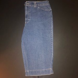 Woman’s White Stag Stretch Denim Capris